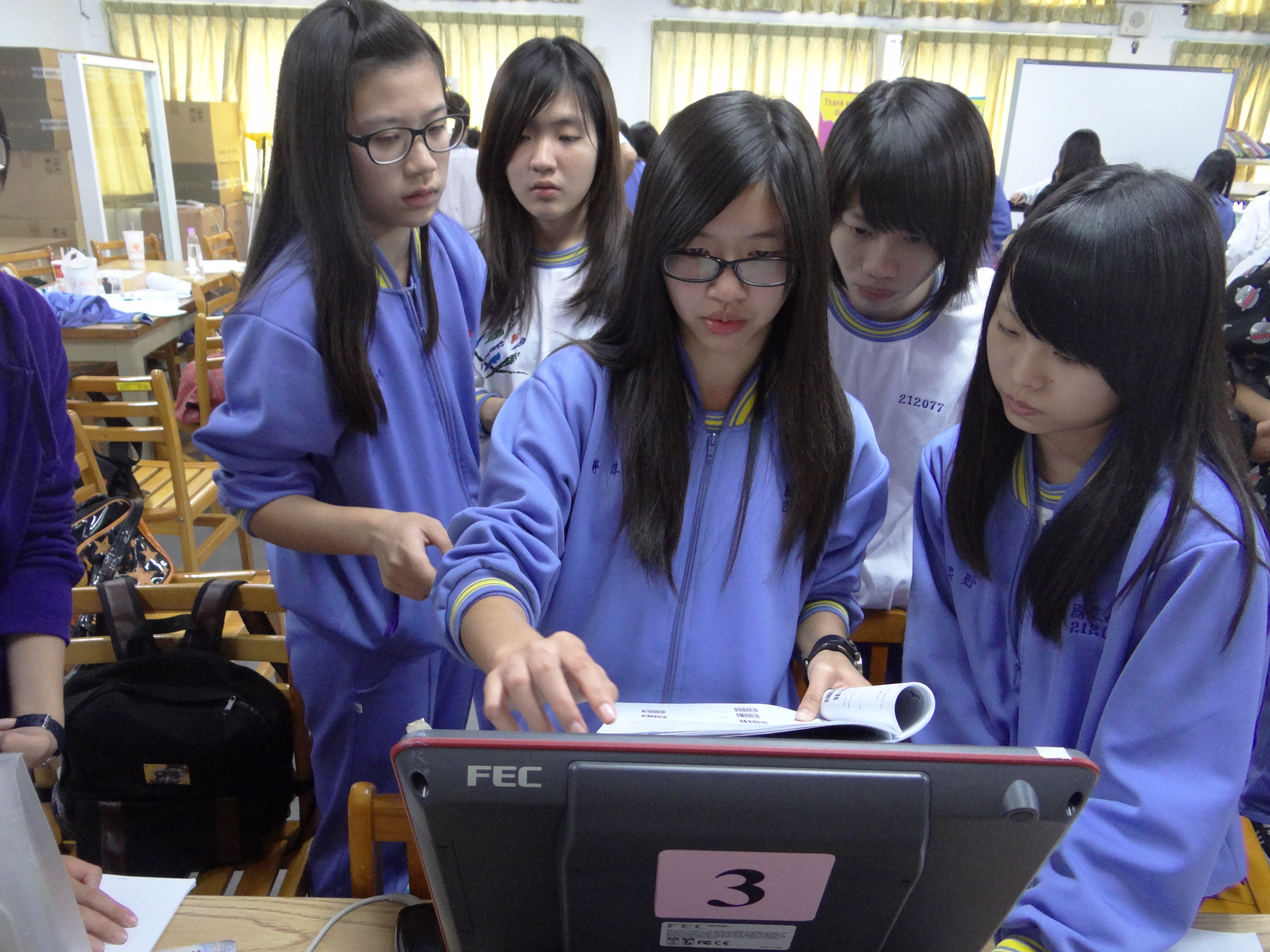 102.11.30國貿門市服務技能與檢定 102.11.30國貿門市服務技能與檢定