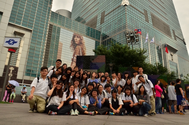 103新一代.廣二1.JPG 103新一代.廣二1.JPG