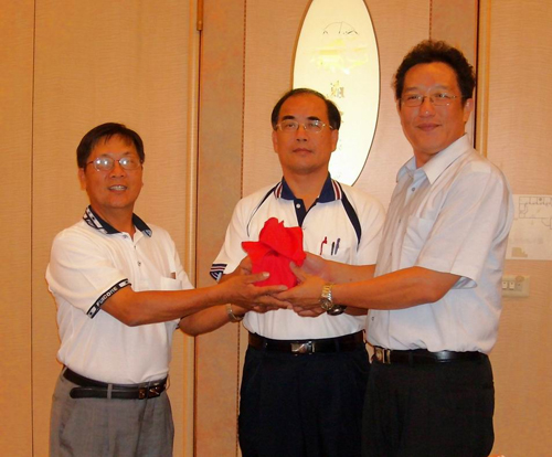 97學年度家長會長交接 97學年度家長會長交接